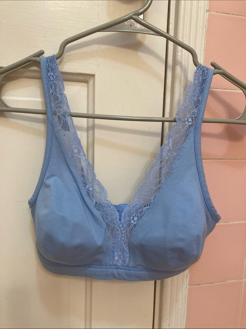 Hanro cotton lace wire-free soft cup bra 32C
